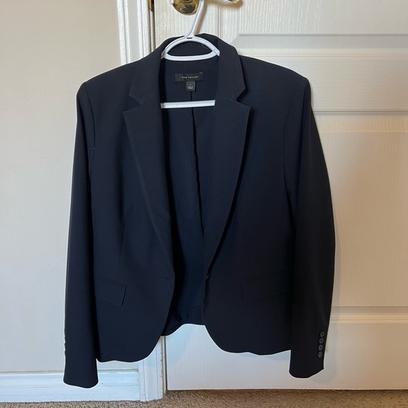 Ann Taylor Seasonless Stretch Notch One Buttoned Blazer in Navy Blue - Picture 8 of 8